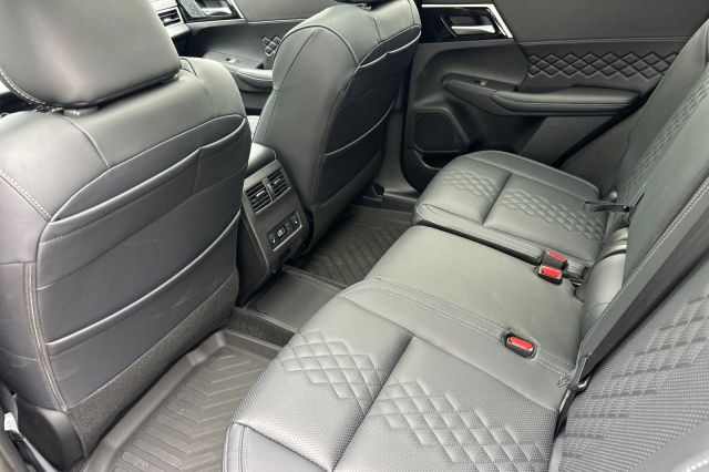 2025 Mitsubishi Outlander PHEV SEL 2025 Mitsubishi Outlander PHEV SEL