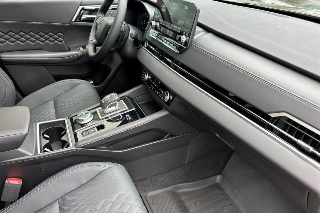 2025 Mitsubishi Outlander PHEV SEL 2025 Mitsubishi Outlander PHEV SEL