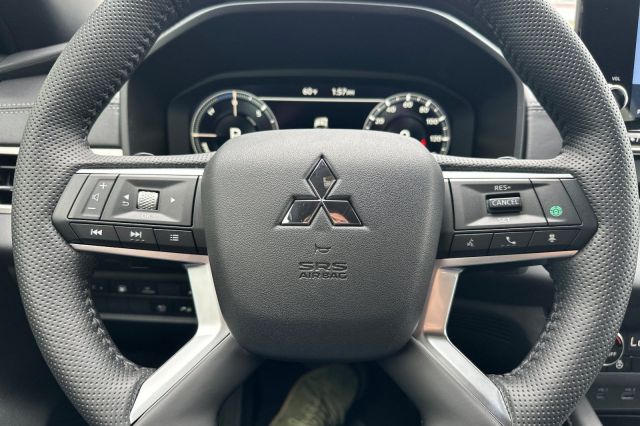 2025 Mitsubishi Outlander PHEV SEL 2025 Mitsubishi Outlander PHEV SEL