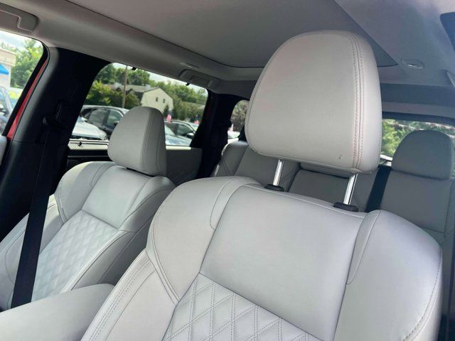 2025 Mitsubishi Outlander Plug-In Hybrid SEL