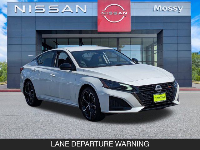 2025 Nissan Altima SR 2025 Nissan Altima SR