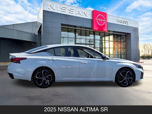 2025 Nissan Altima SR