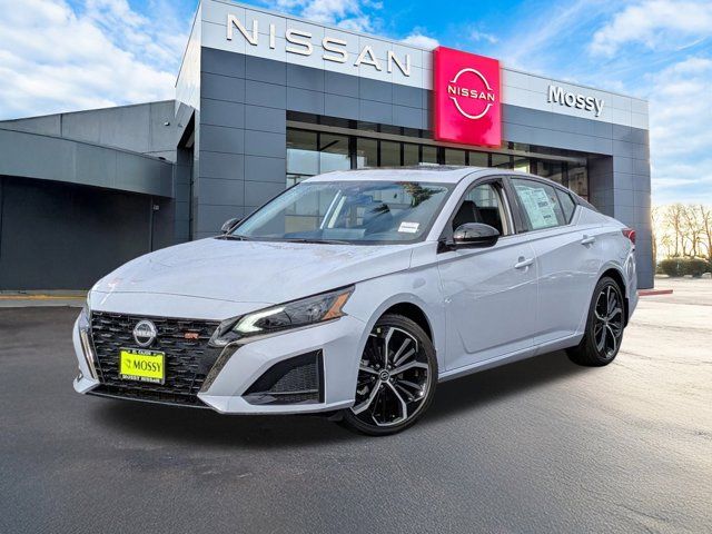 2025 Nissan Altima SR