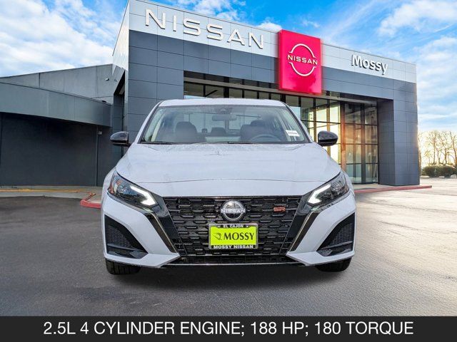 2025 Nissan Altima SR