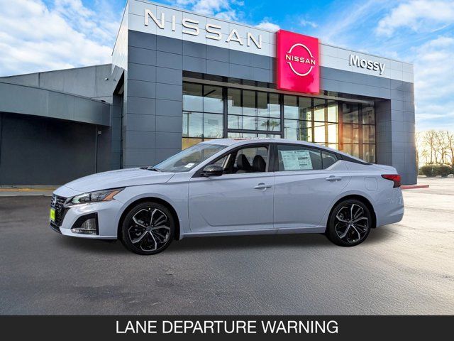 2025 Nissan Altima SR