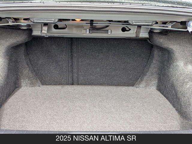 2025 Nissan Altima SR