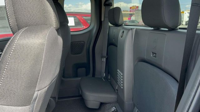 2025 Nissan Frontier King Cab 4x2 SV