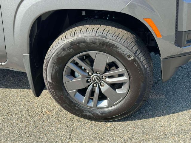 2025 Nissan Frontier King Cab 4x4 SV