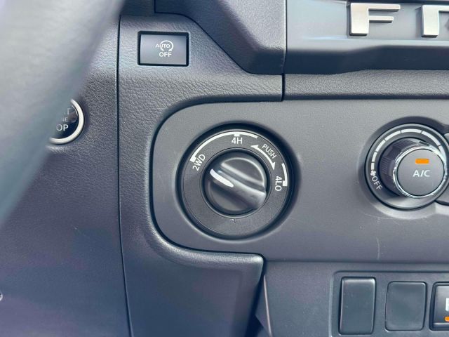 2025 Nissan Frontier King Cab 4x4 SV