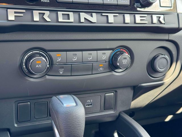 2025 Nissan Frontier King Cab 4x4 SV