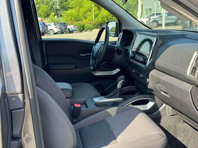 2025 Nissan Frontier King Cab 4x4 SV