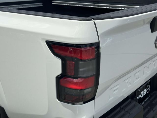 2025 Nissan Frontier King Cab 4x4 SV