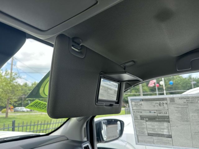 2025 Nissan Frontier King Cab 4x4 SV