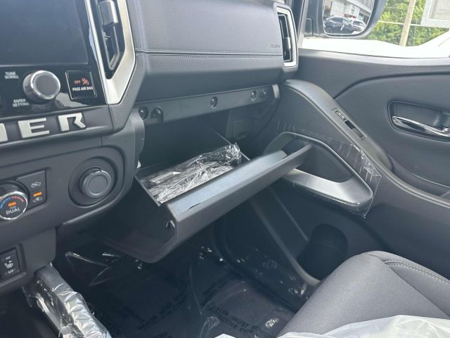 2025 Nissan Frontier King Cab 4x4 SV