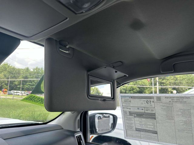 2025 Nissan Frontier SV