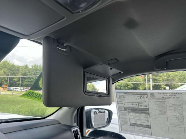 2025 Nissan Frontier King Cab 4x4 SV