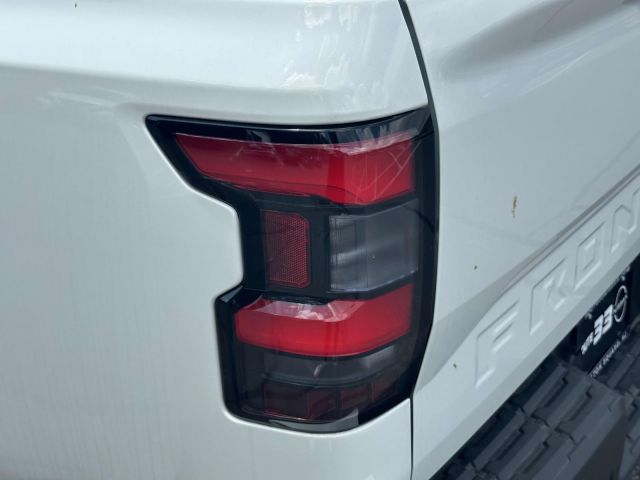 2025 Nissan Frontier King Cab 4x4 SV