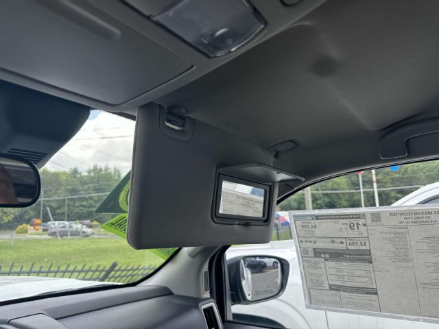 2025 Nissan Frontier King Cab 4x4 SV