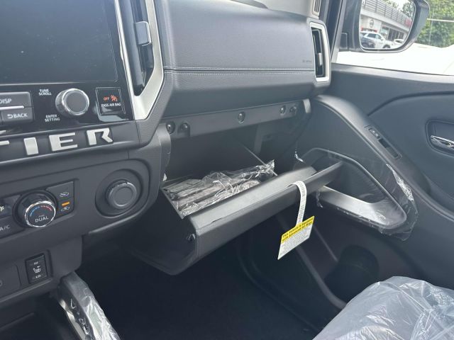2025 Nissan Frontier King Cab 4x4 SV