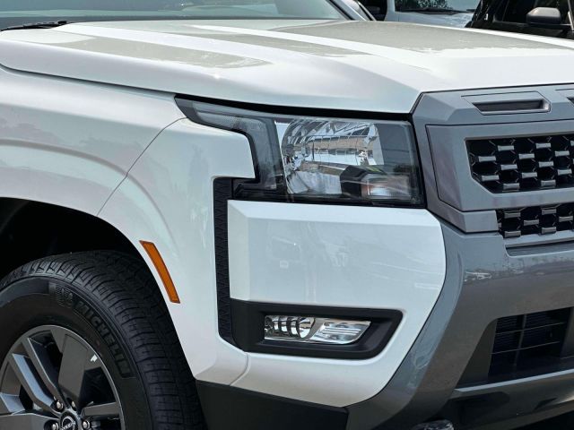 2025 Nissan Frontier King Cab 4x4 SV