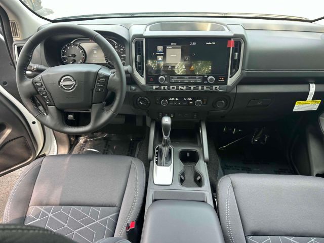 2025 Nissan Frontier King Cab 4x4 SV