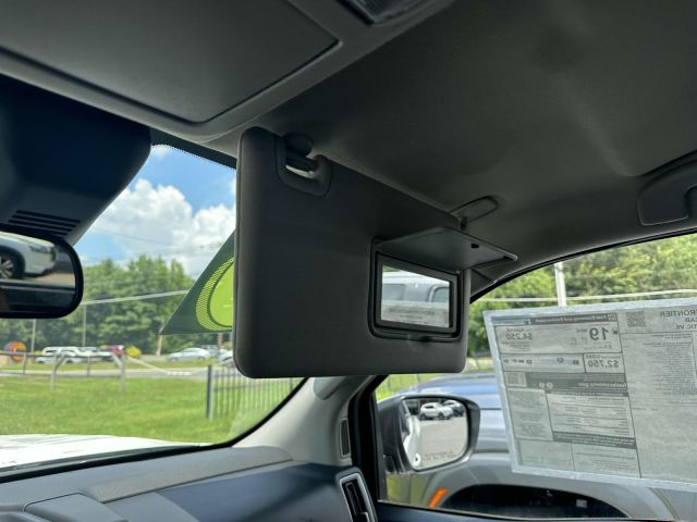 2025 Nissan Frontier King Cab 4x4 SV