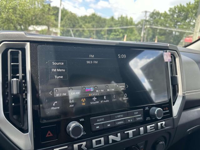 2025 Nissan Frontier King Cab 4x4 SV