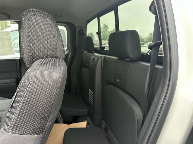 2025 Nissan Frontier King Cab 4x4 SV