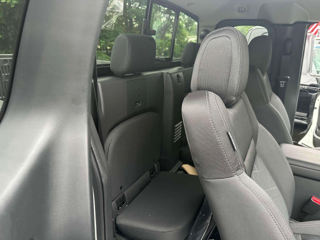 2025 Nissan Frontier King Cab 4x4 SV