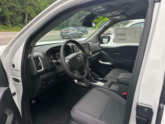 2025 Nissan Frontier King Cab 4x4 SV
