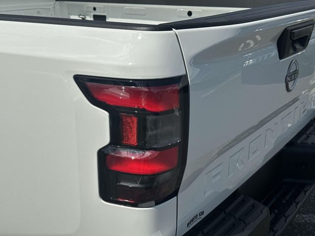 2025 Nissan Frontier King Cab 4x4 SV