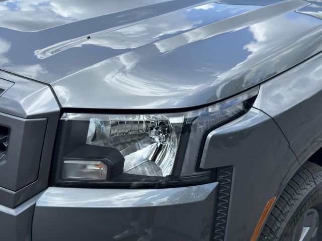 2025 Nissan Frontier King Cab 4x4 SV