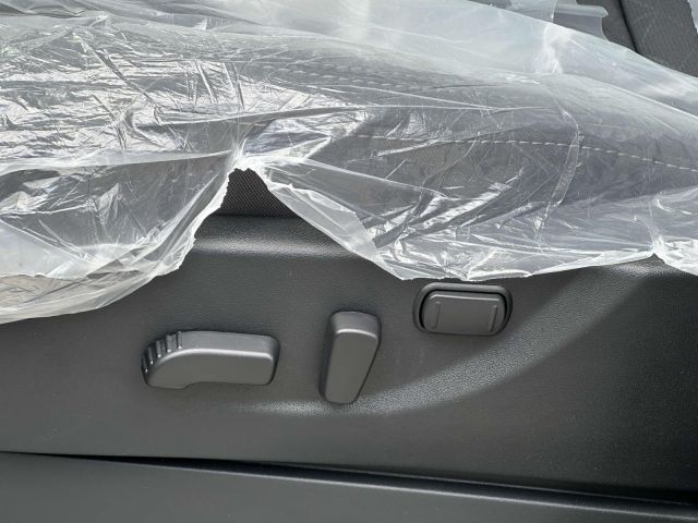 2025 Nissan Frontier King Cab 4x4 SV