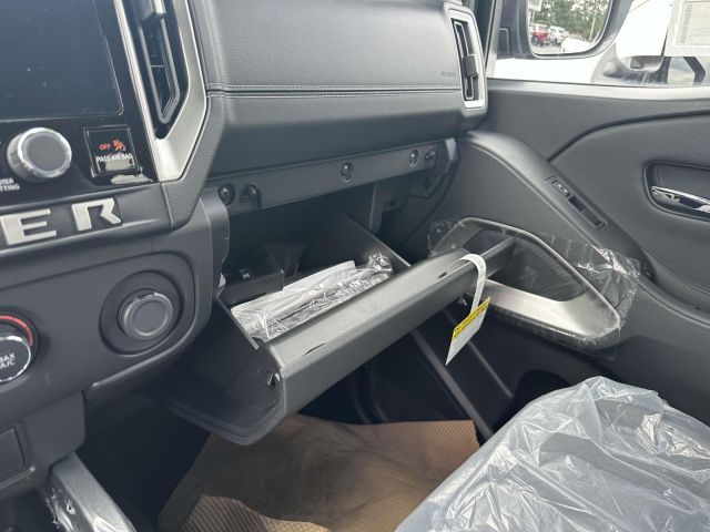 2025 Nissan Frontier King Cab 4x4 SV
