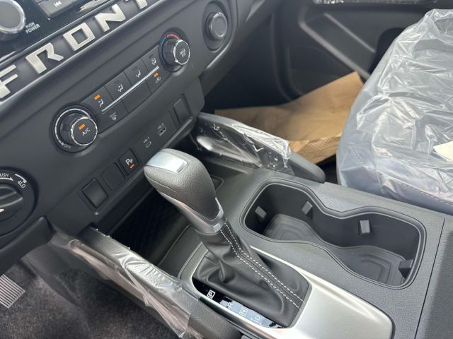 2025 Nissan Frontier King Cab 4x4 SV