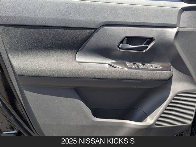 2025 Nissan Kicks S 2025 Nissan Kicks S