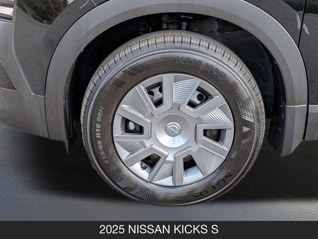 2025 Nissan Kicks S 2025 Nissan Kicks S
