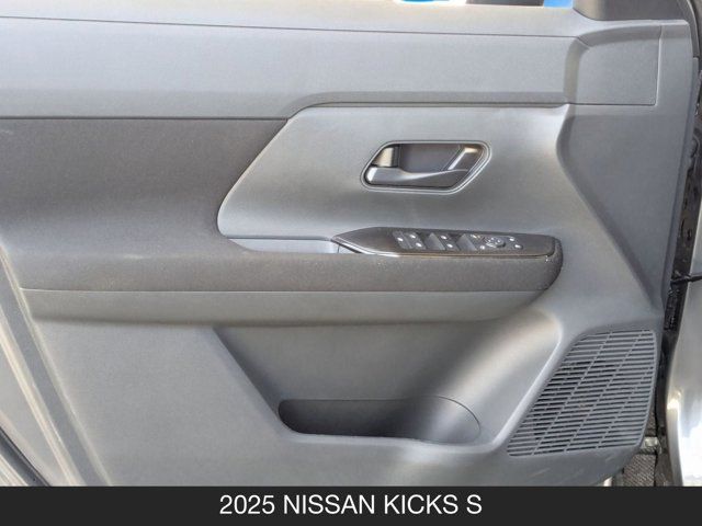 2025 Nissan Kicks S 2025 Nissan Kicks S