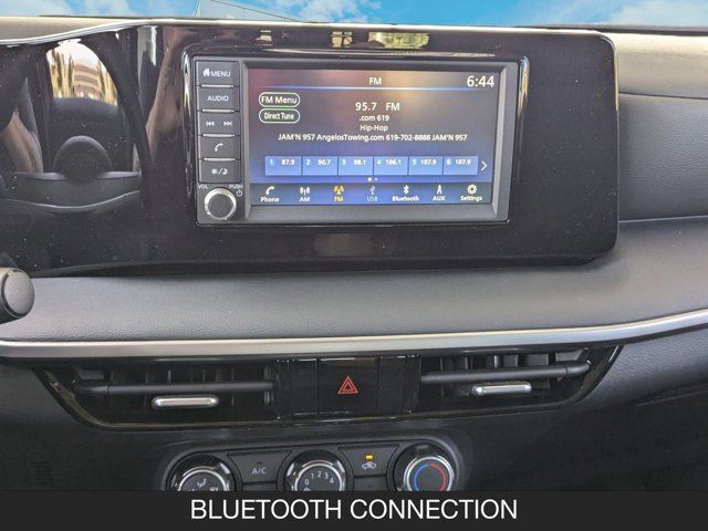 2025 Nissan Kicks S 2025 Nissan Kicks S