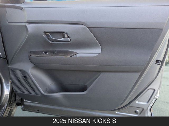 2025 Nissan Kicks S 2025 Nissan Kicks S