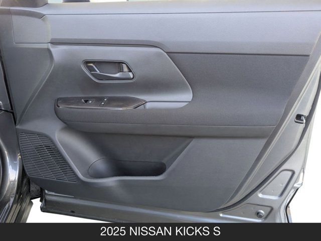 2025 Nissan Kicks S