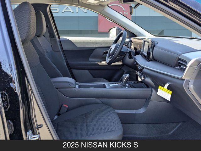 2025 Nissan Kicks S 2025 Nissan Kicks S