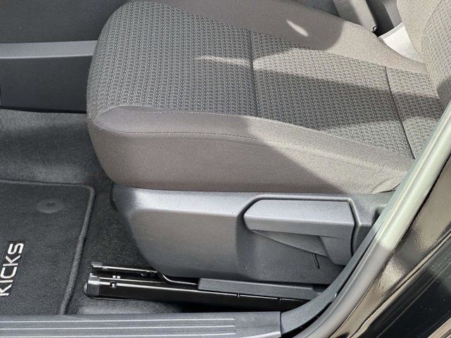 2025 Nissan Kicks S 2025 Nissan Kicks S