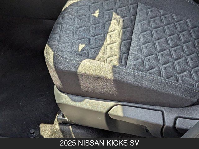 2025 Nissan Kicks SV 2025 Nissan Kicks SV