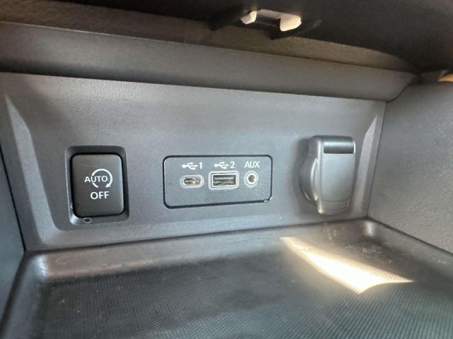 2025 Nissan Kicks SV AWD