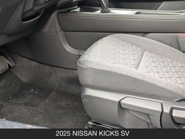 2025 Nissan Kicks SV