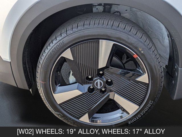 2025 Nissan Kicks SR 2025 Nissan Kicks SR