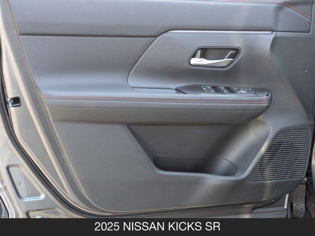 2025 Nissan Kicks SR 2025 Nissan Kicks SR