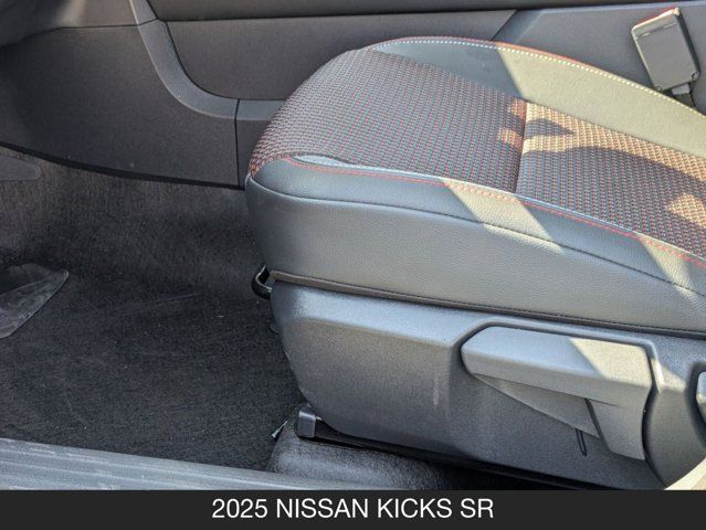 2025 Nissan Kicks SR 2025 Nissan Kicks SR