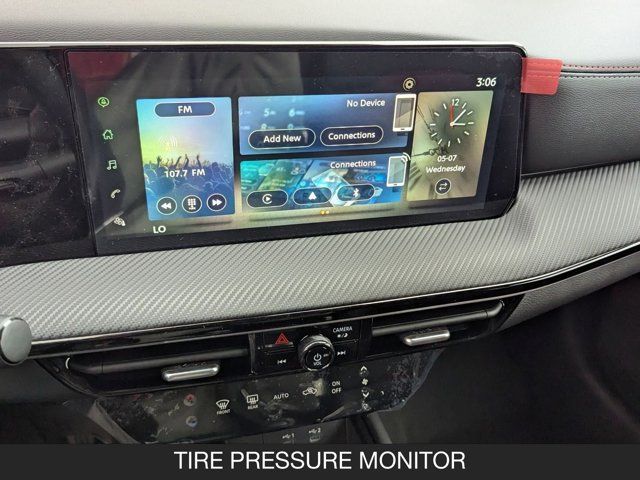 2025 Nissan Kicks SR 2025 Nissan Kicks SR